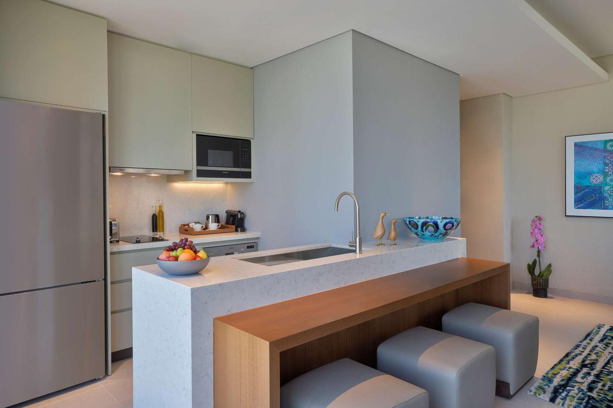 Doubletree By Hilton Waterfront And Residences 4* Sharjah