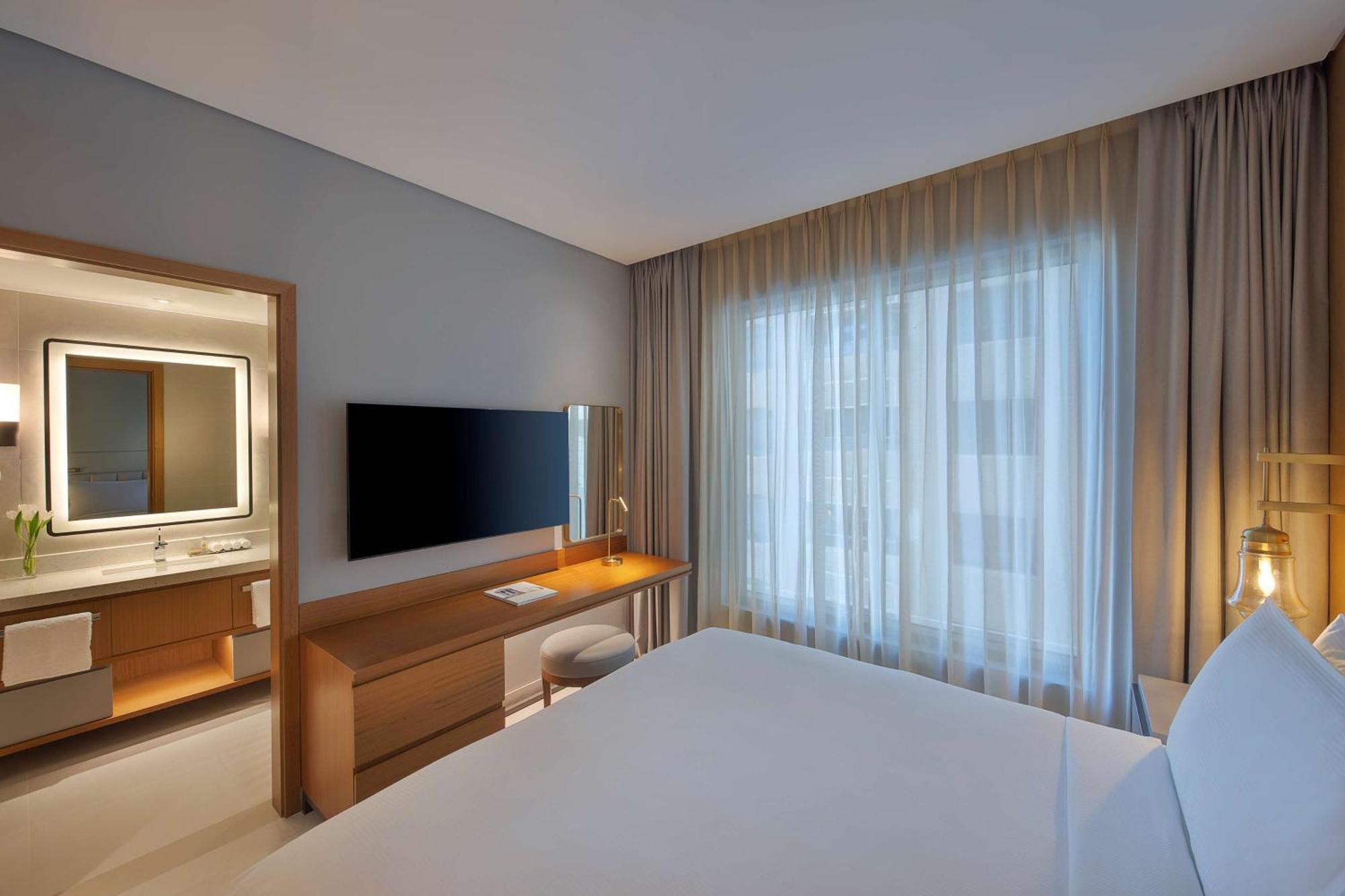 Doubletree By Hilton Waterfront And Residences 4*