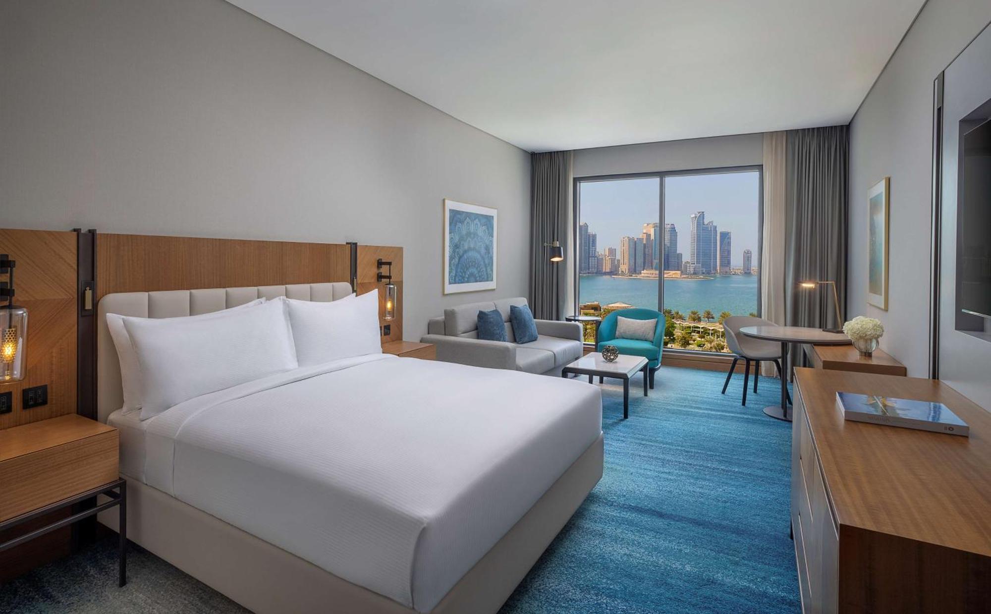 Hotel Doubletree By Hilton Waterfront And Residences Sharjah