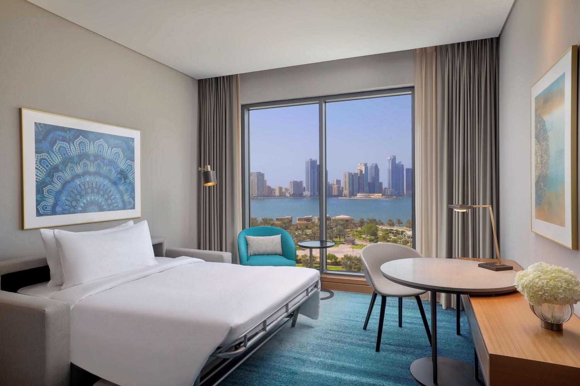 Doubletree By Hilton Waterfront And Residences