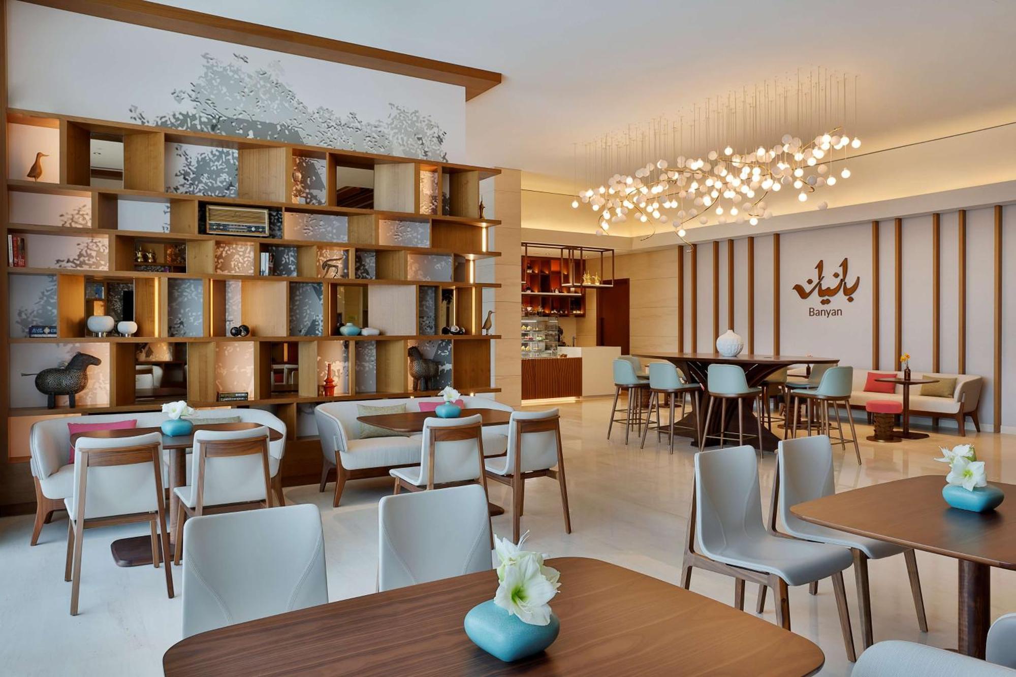 Doubletree By Hilton Waterfront And Residences 4* Sharjah