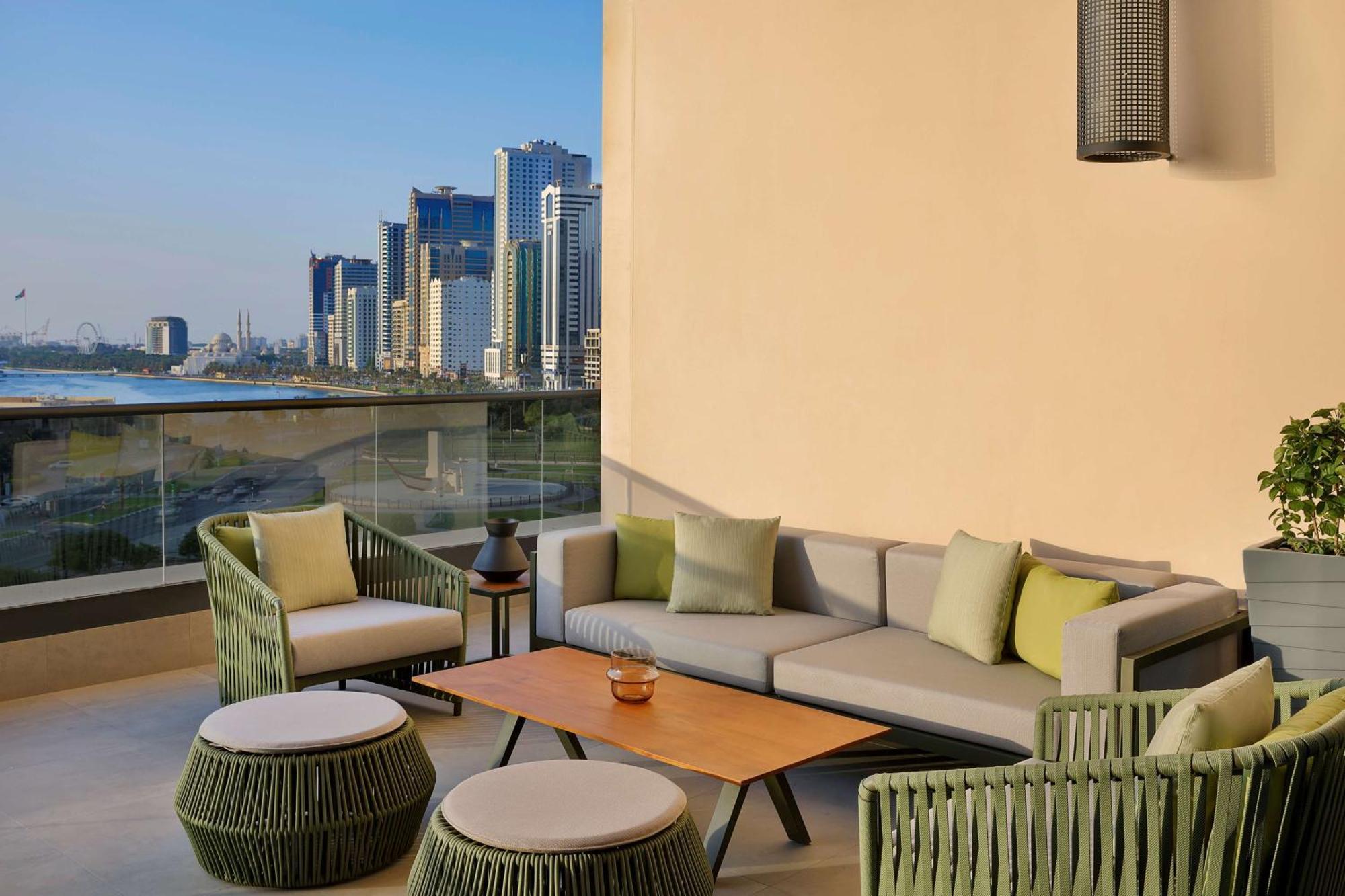 Doubletree By Hilton Waterfront And Residences