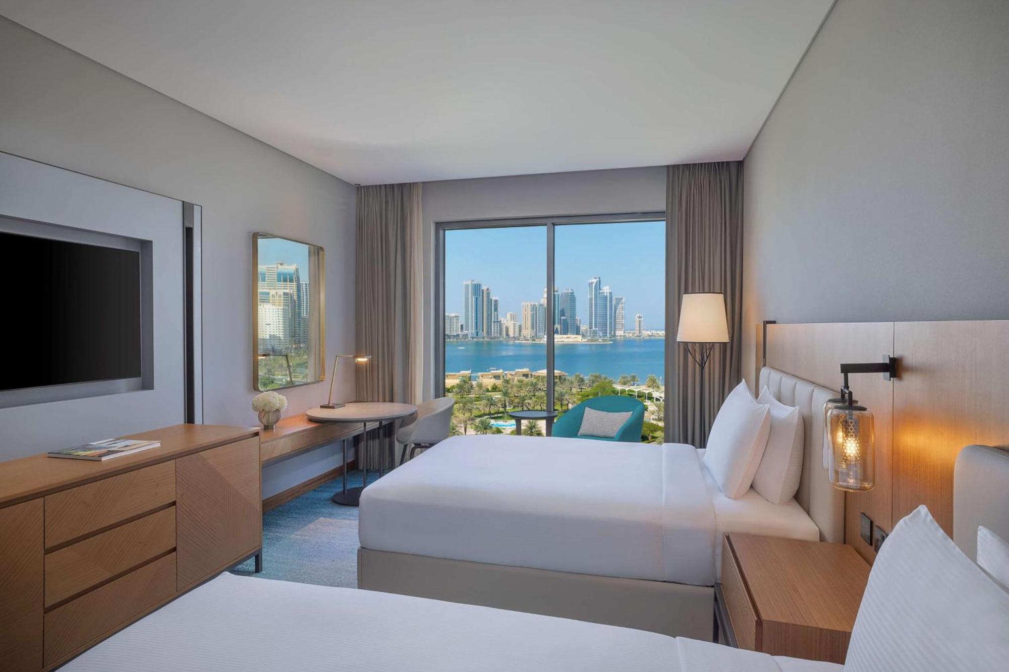 Doubletree By Hilton Waterfront And Residences 4* Sharjah